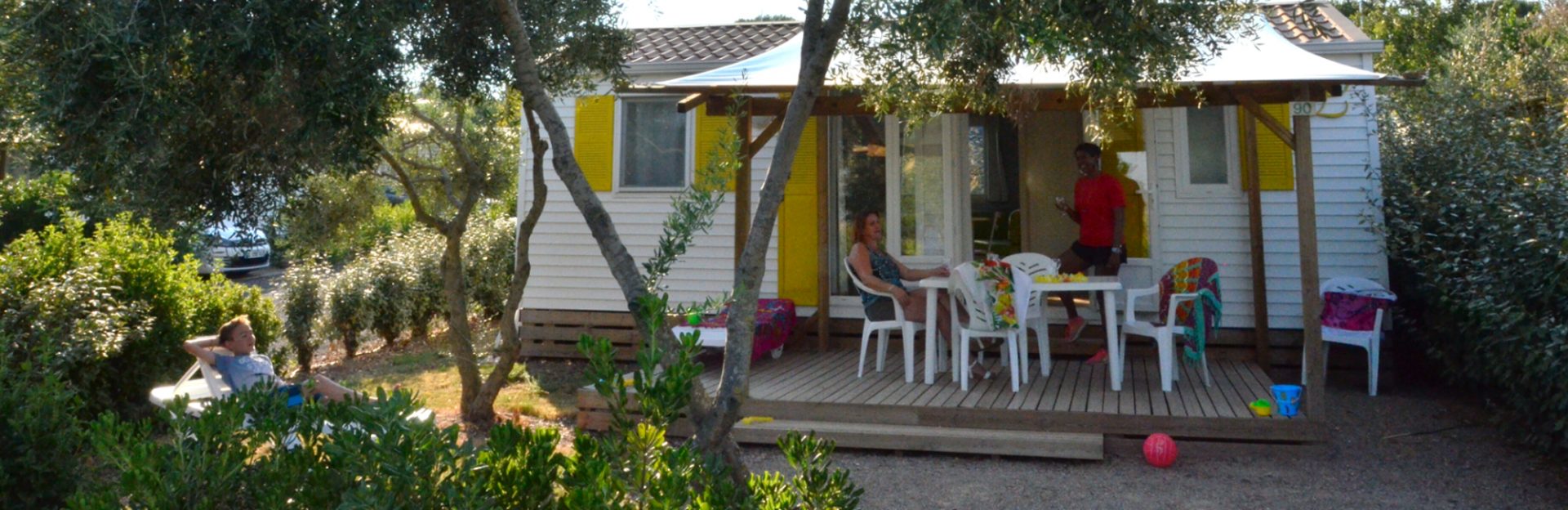 Terrasse location mobil-home Bessan